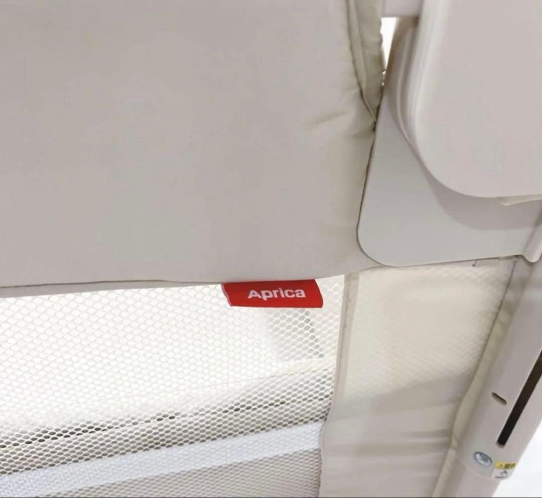 ★美品送料込★アップリカ　ココネル　エアープラス　ベビーベッド