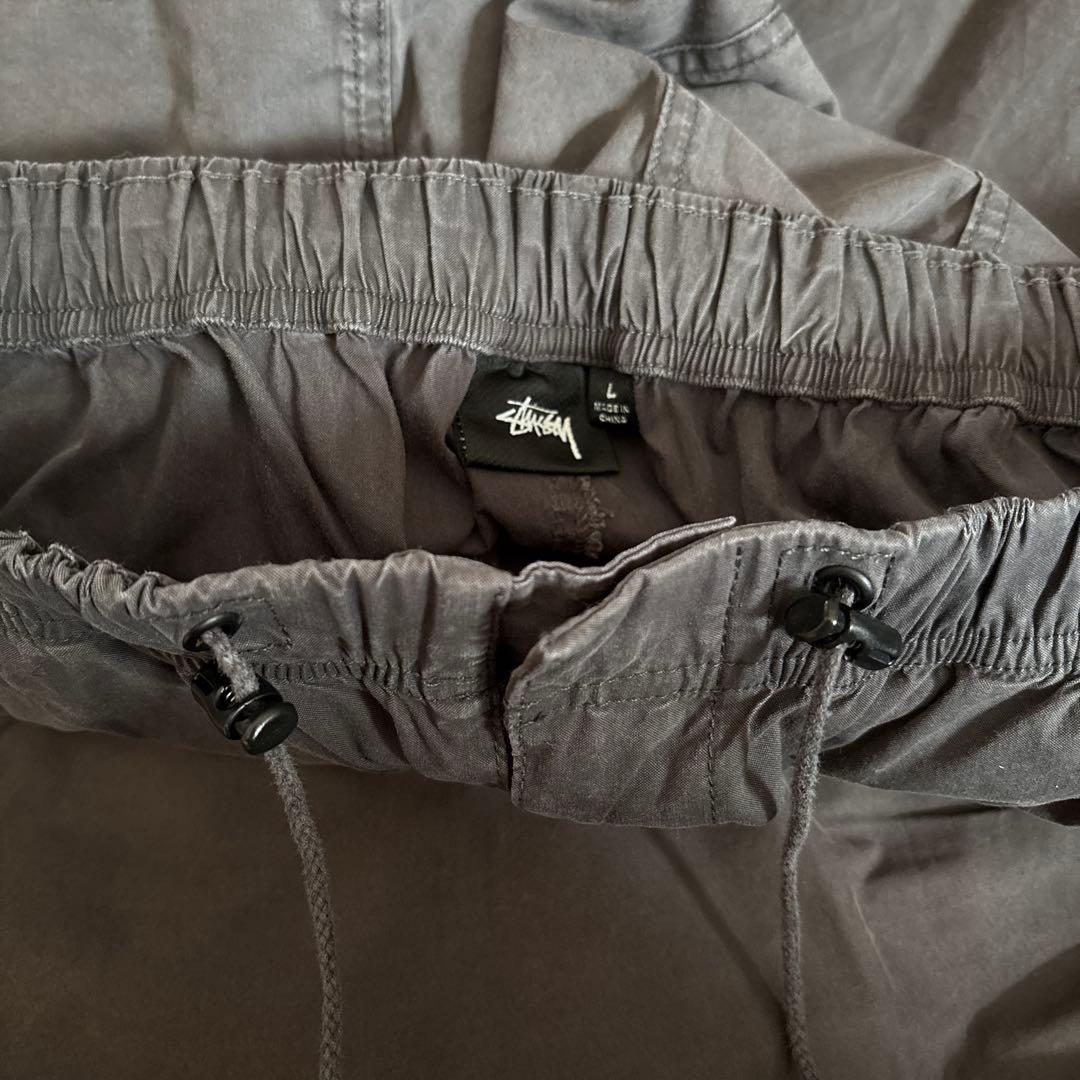 STUSSY グレー カーゴパンツ ドローストリング付き