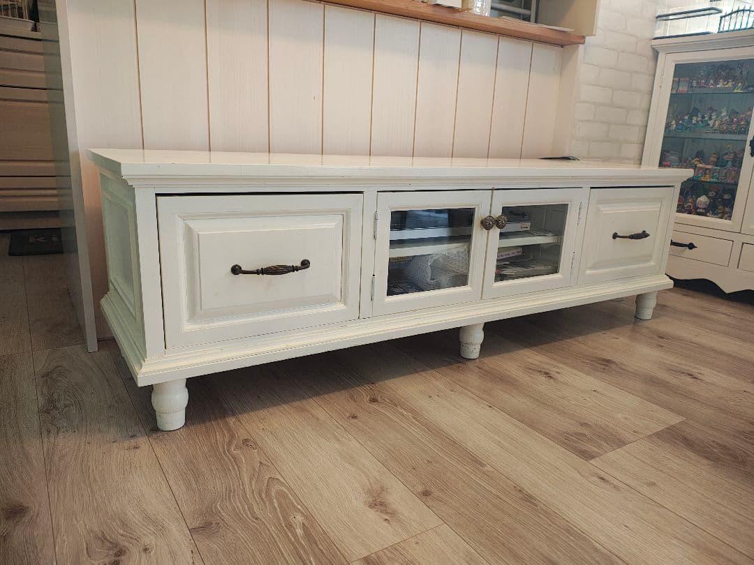 ホワイト家具 木製 テレビ台 ガラス扉付き　オーダーメイド　かわいい