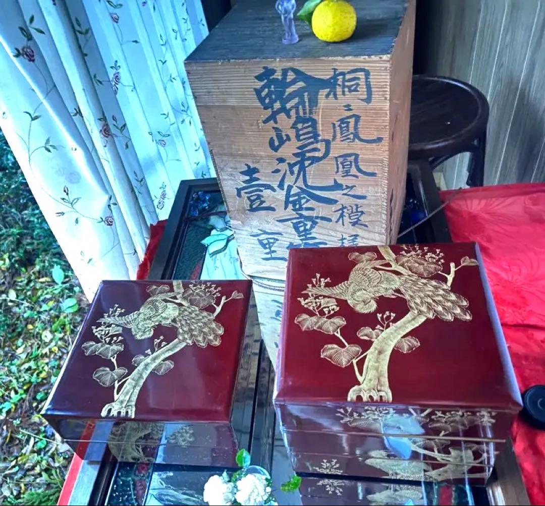お年玉価格 ‼️JAPAN時代溜塗沈金　桐花鳳凰に松　鳳凰　五段重箱二枚蓋木箱入