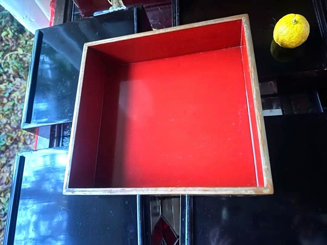 お年玉価格 ‼️JAPAN時代溜塗沈金　桐花鳳凰に松　鳳凰　五段重箱二枚蓋木箱入