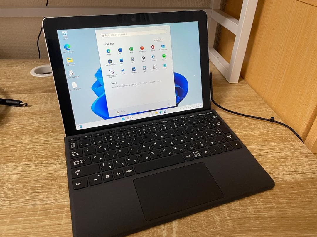 Surface go model1824 8GB+128GB　Office付き