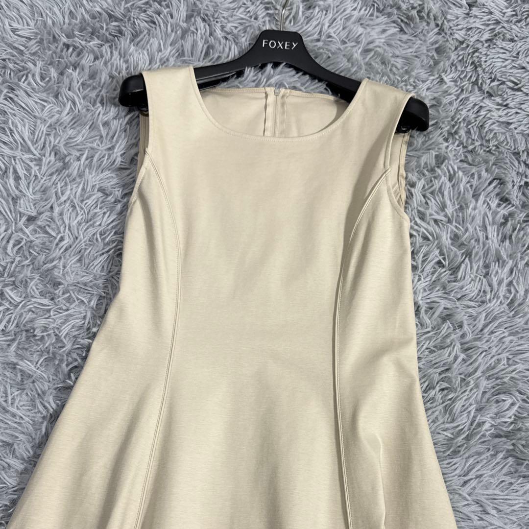 美品✨フォクシー ストレッチフレアワンピース テニスガーデン ベージュ 38