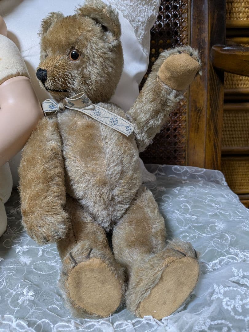 アンティークドールとテディベア