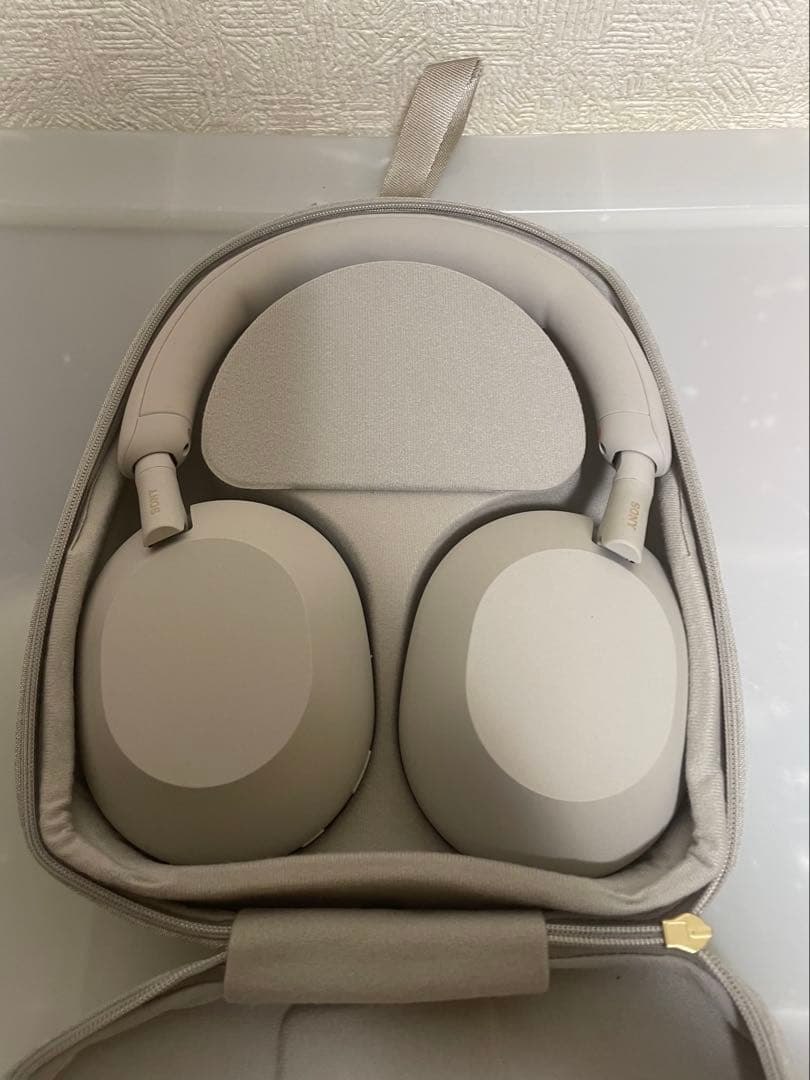 Sony SONY WH-1000XM5 グレー　ケース付き