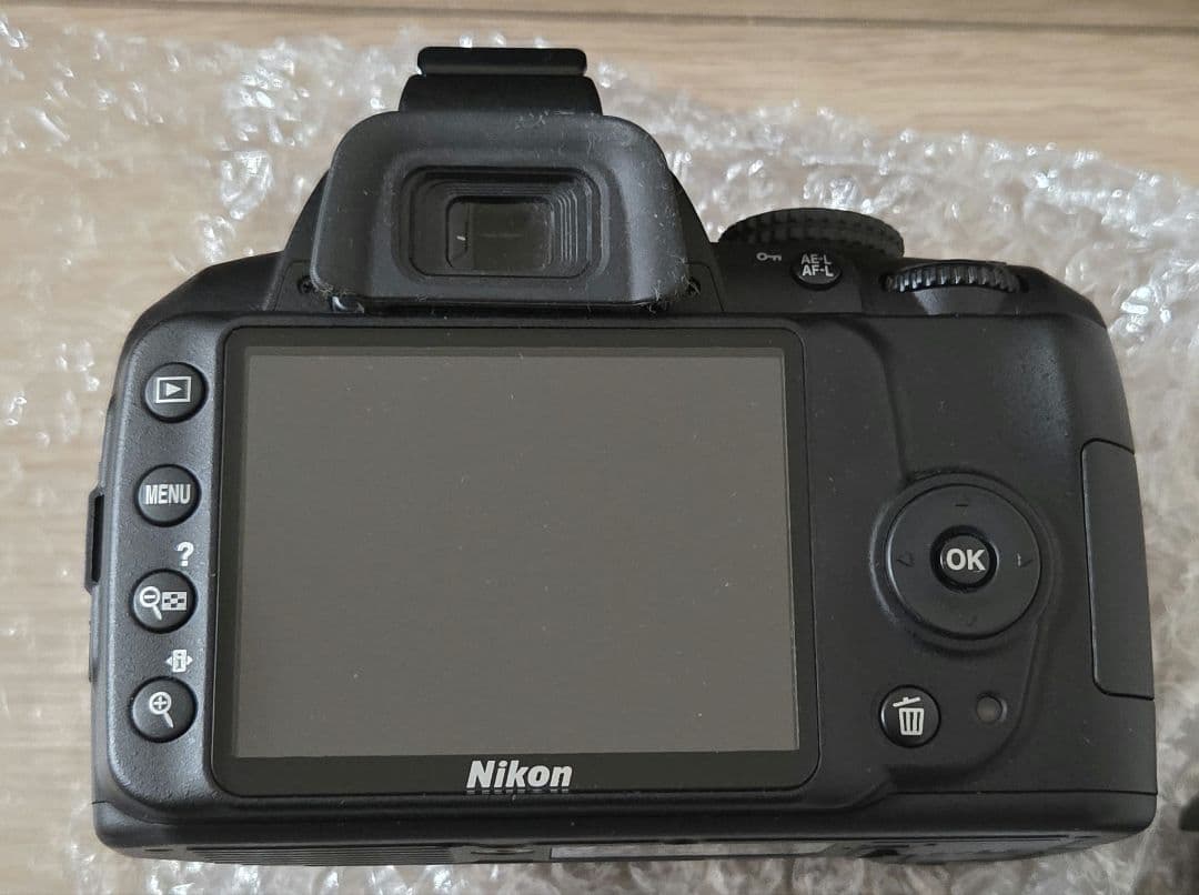 U*s様 Nikon D3000　デジタル一眼レフカメラ18-55mmレンズ