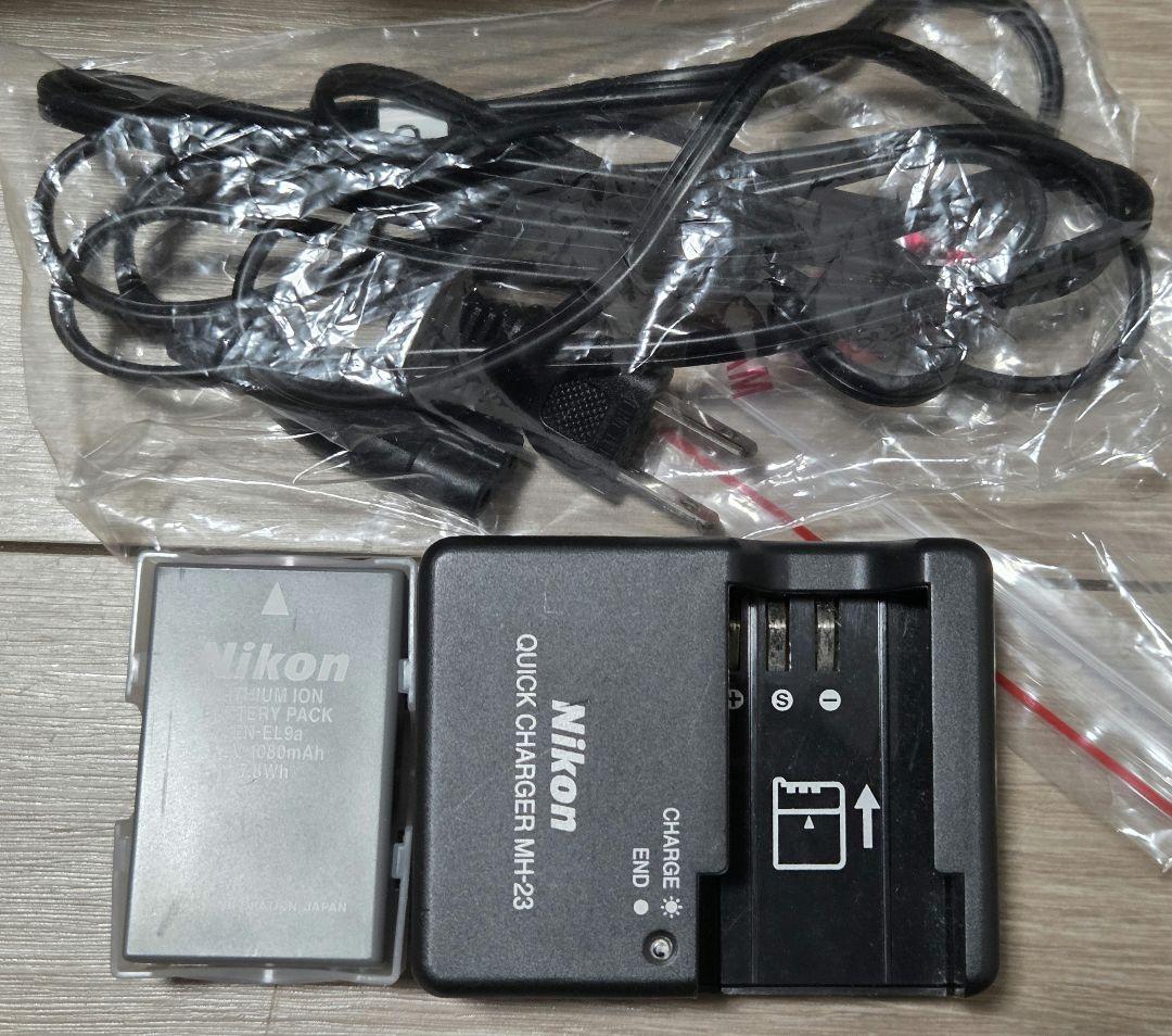 U*s様 Nikon D3000　デジタル一眼レフカメラ18-55mmレンズ