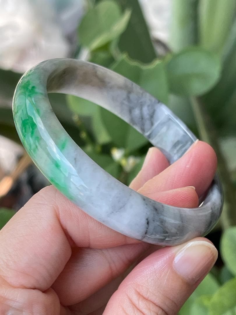 遮断離値下げ処分・電子鑑別書付陽緑黒い花翡翠（烏鶏)天然本翡翠バングル57mm