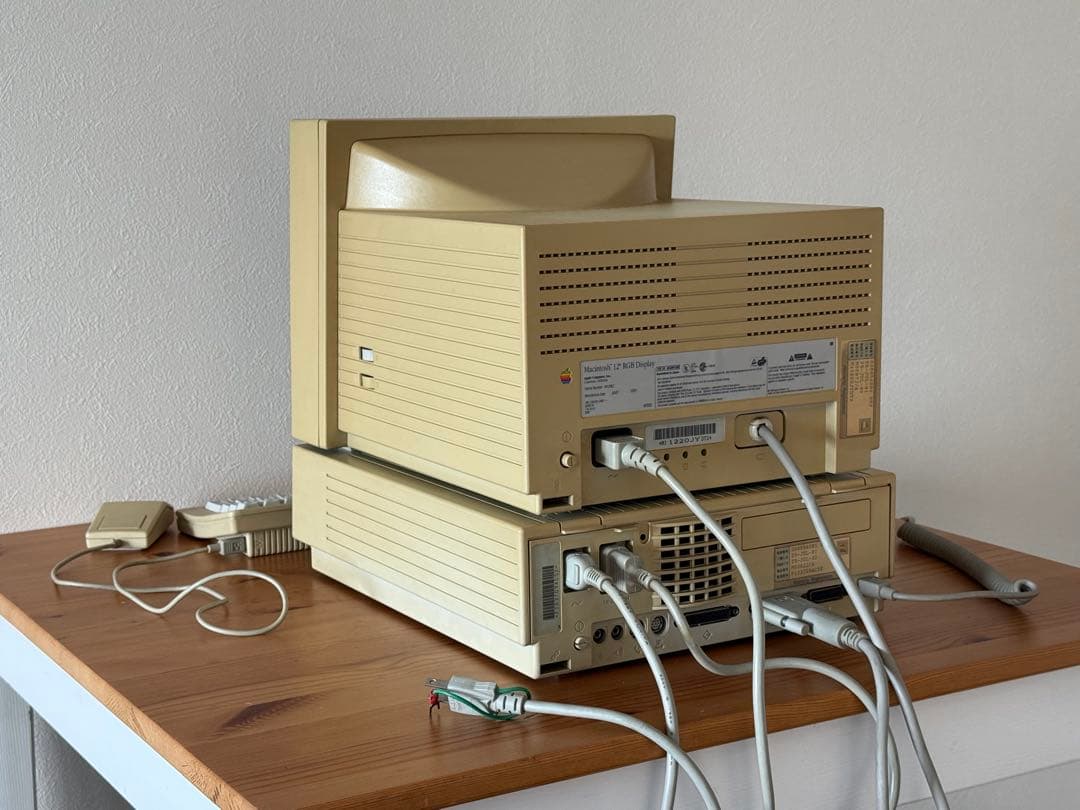 Macintosh IIsi ジャンク品　12”モニター　キーボード・マウス付き