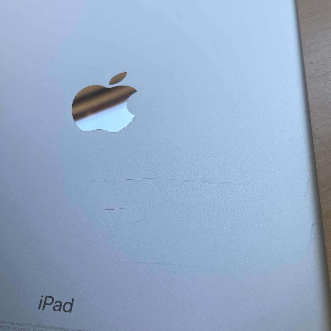 iPad 第5世代　A1822　Wi-Fiモデル　シルバー　32GB 美品　#4