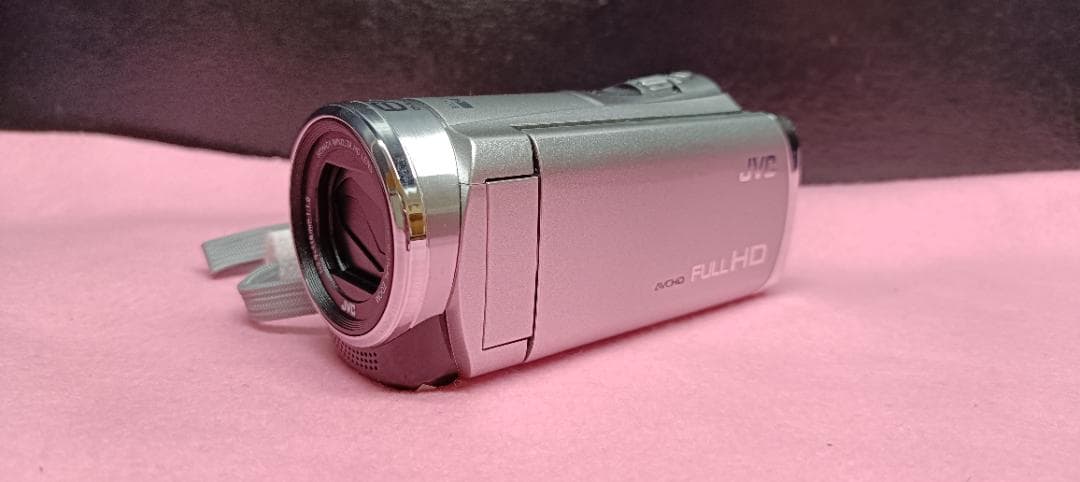 Y【中古品】JVCケンウッド　ビデオカメラ　Everio GZ-E780 銀色