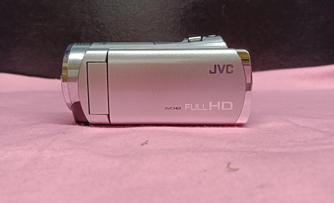 Y【中古品】JVCケンウッド　ビデオカメラ　Everio GZ-E780 銀色