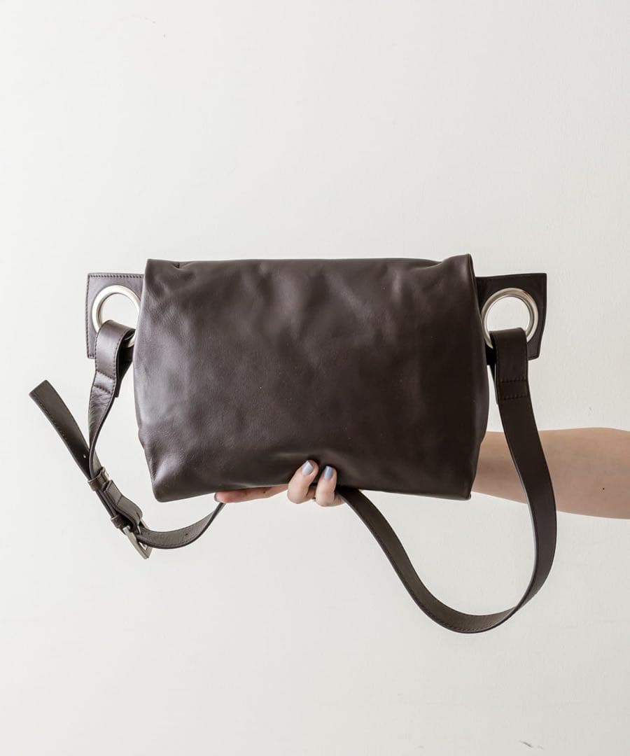 新品　イアパピヨネ　kawa-kawa hatomeレザーボディバッグ