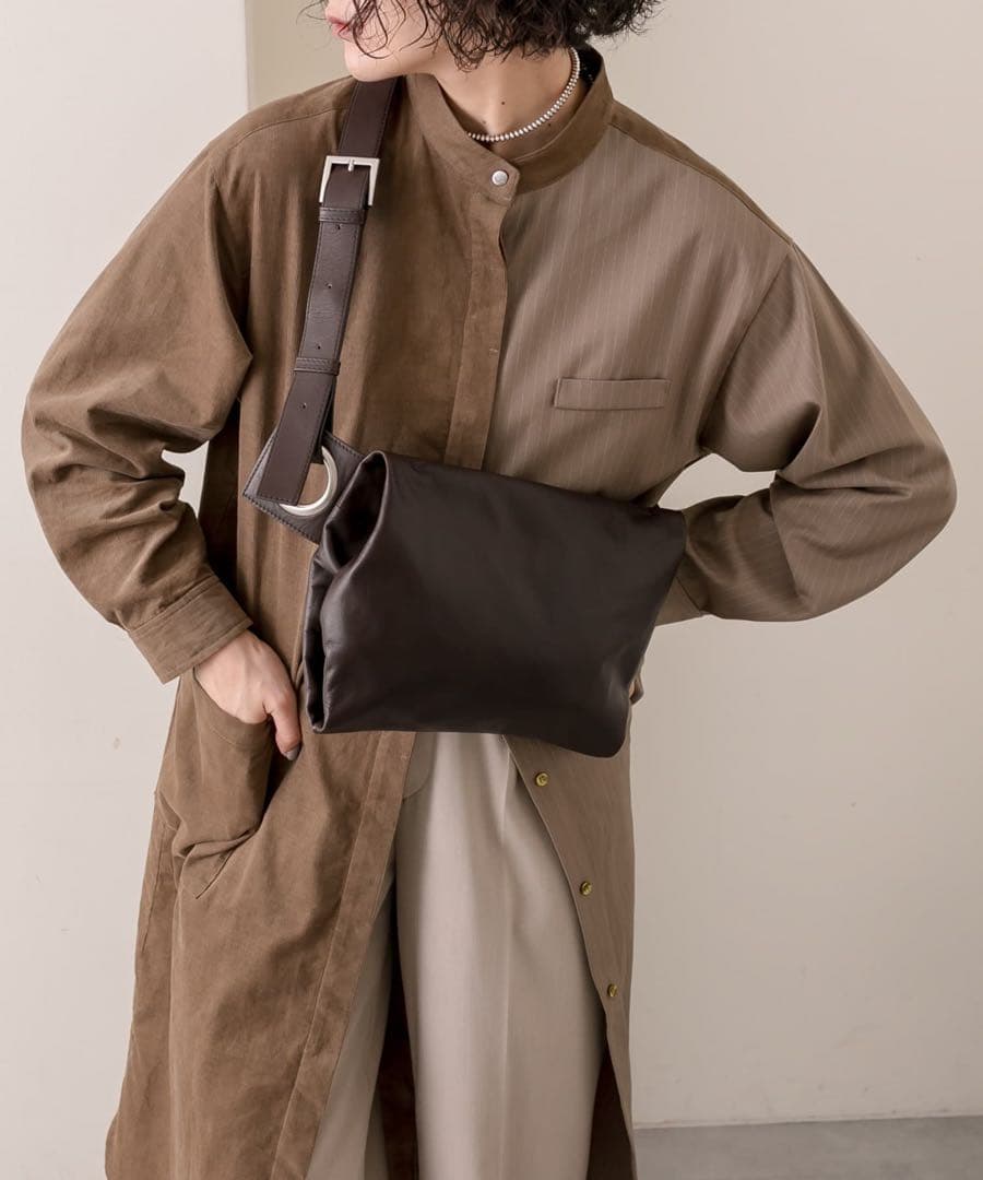 新品　イアパピヨネ　kawa-kawa hatomeレザーボディバッグ