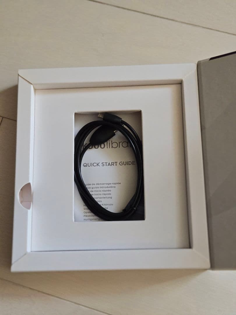 Deniel　kobo kobolibra H2O 電子書籍リーダー