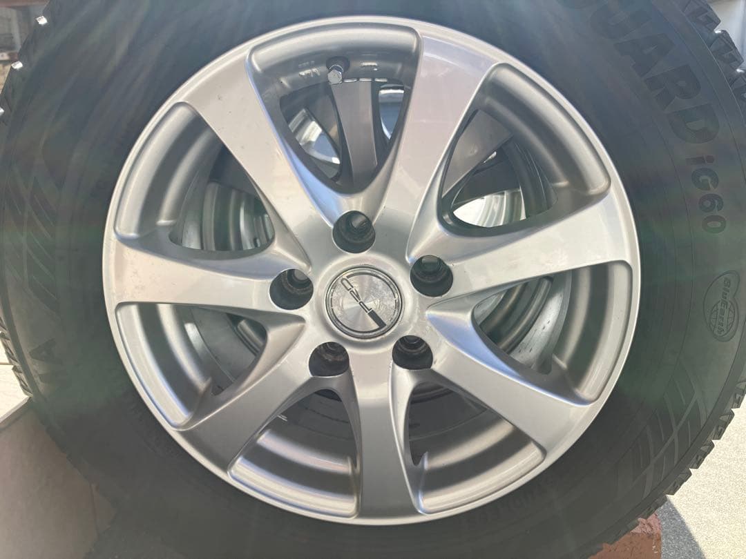 ヨコハマ 15インチ スタッドレスタイヤ・ホイールセット セレナ