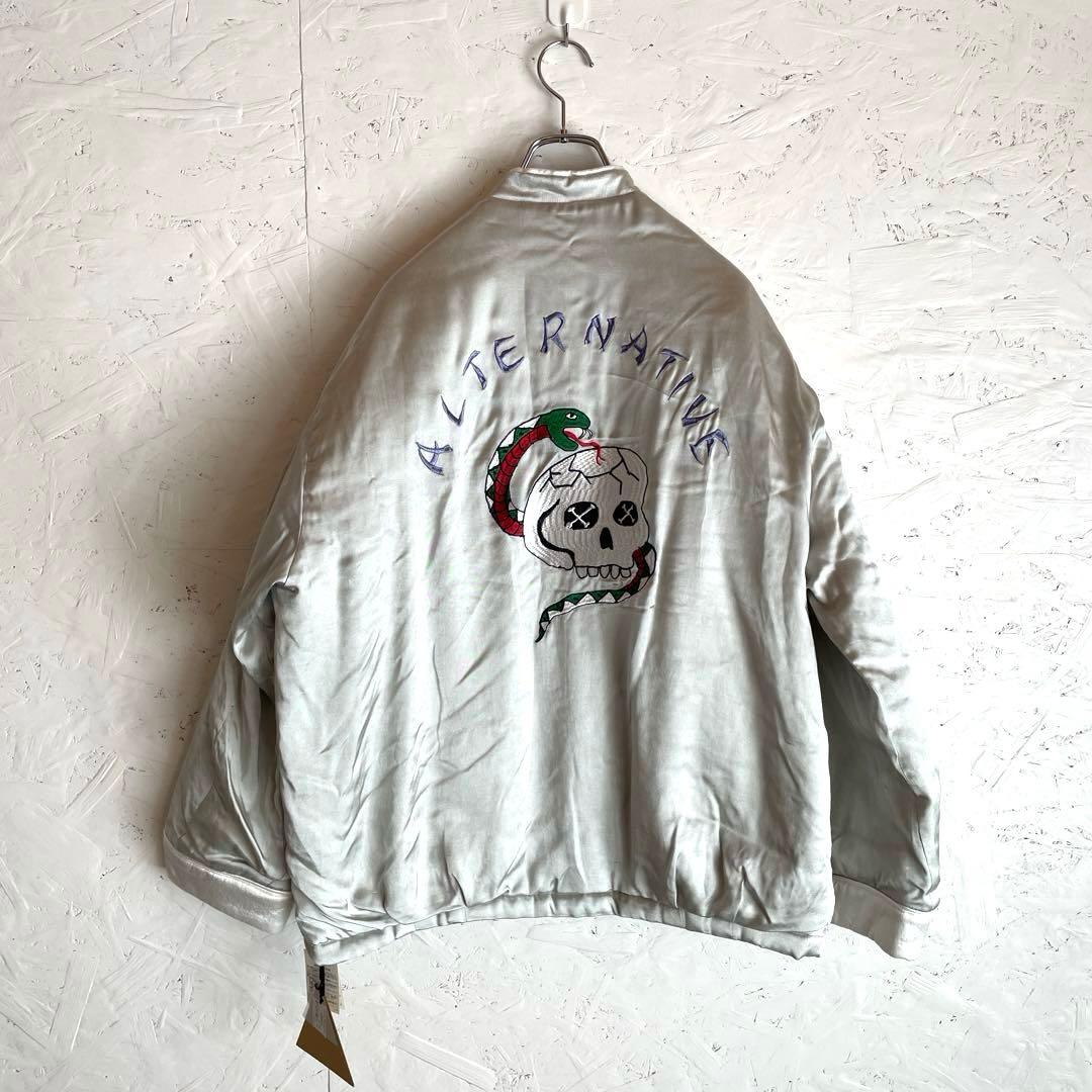 新品未使用タグ付き【RNA】チャイナスカジャン　刺繍スカジャン　シルバー　M