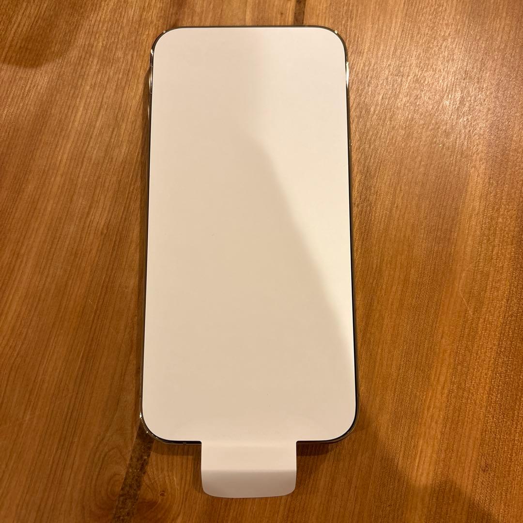 新品同様　NTTドコモ補償交換品　未使用　iPhone 13 Pro ゴールド
