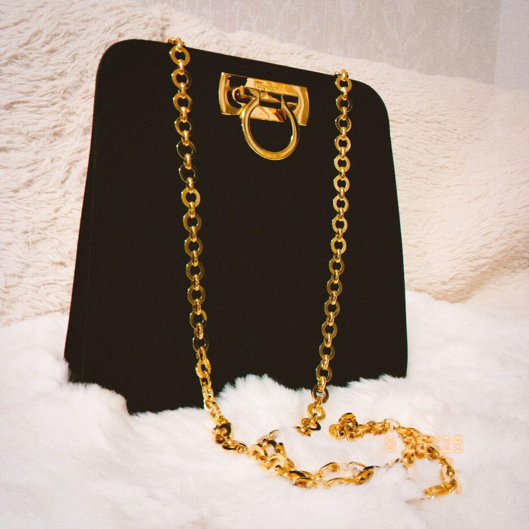 【美品】Salvatore Ferragamo スウェード　ショルダーバッグ