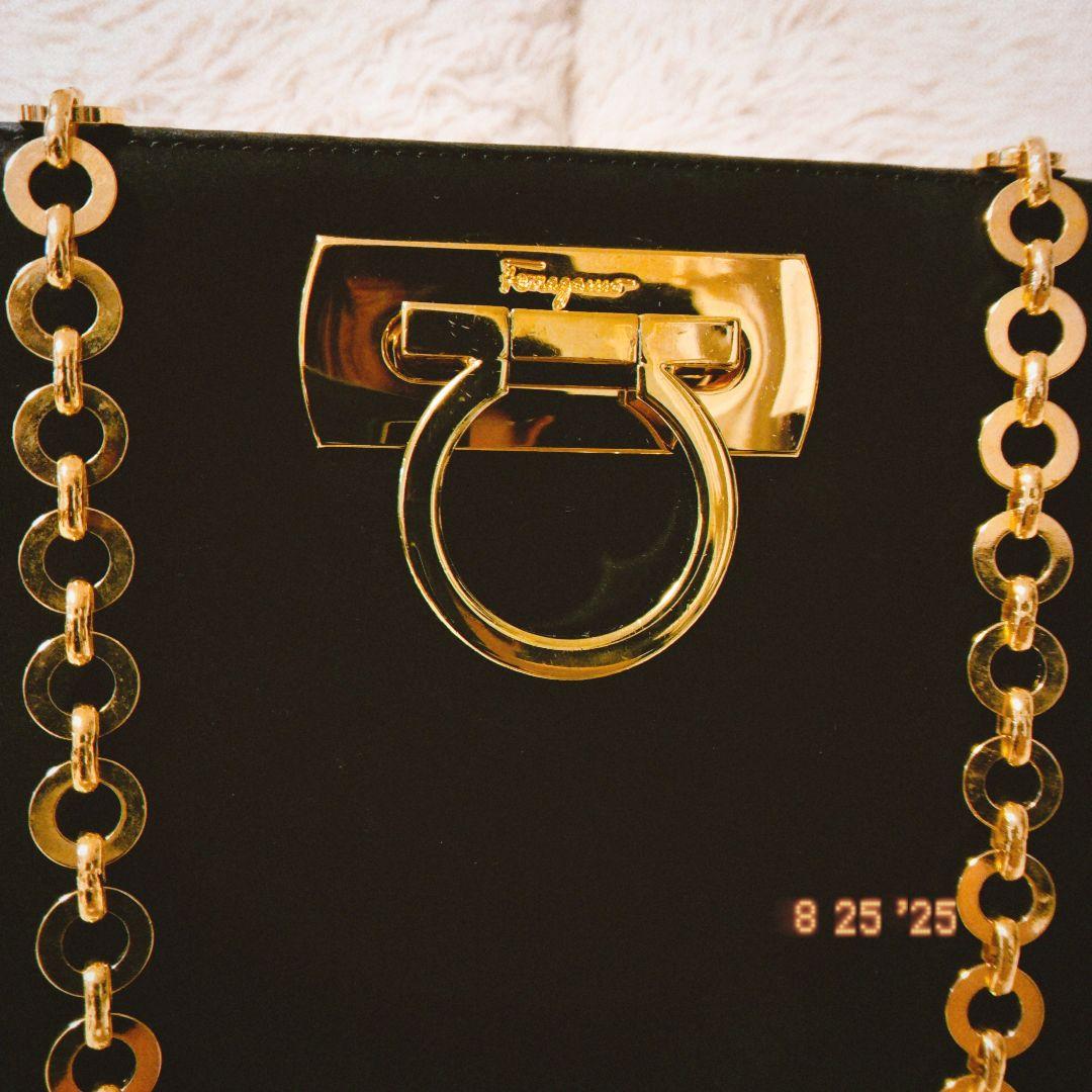 【美品】Salvatore Ferragamo スウェード　ショルダーバッグ