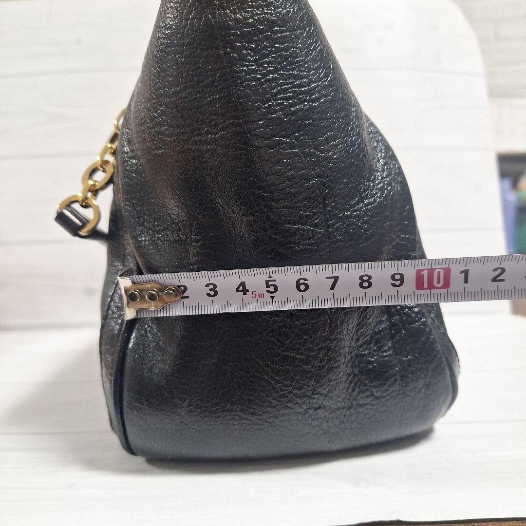 サルヴァトーレ・フェラガモ　ガンチーニ　チェーンハンドル　レザー　　ブラツク