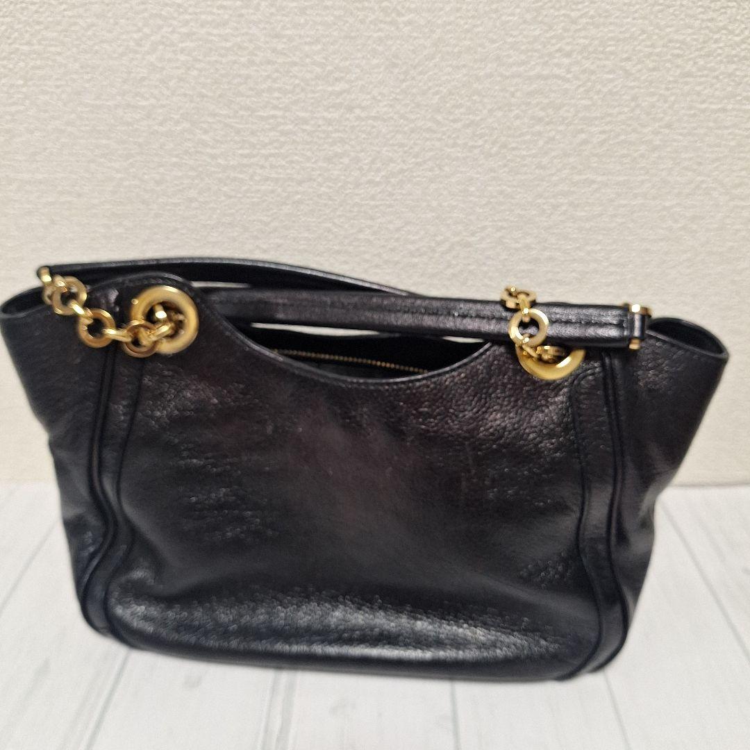 サルヴァトーレ・フェラガモ　ガンチーニ　チェーンハンドル　レザー　　ブラツク