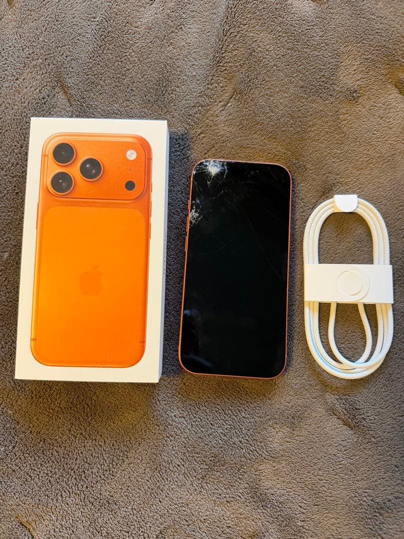 Apple iPhone 17pro 1TB 画面ひびあり