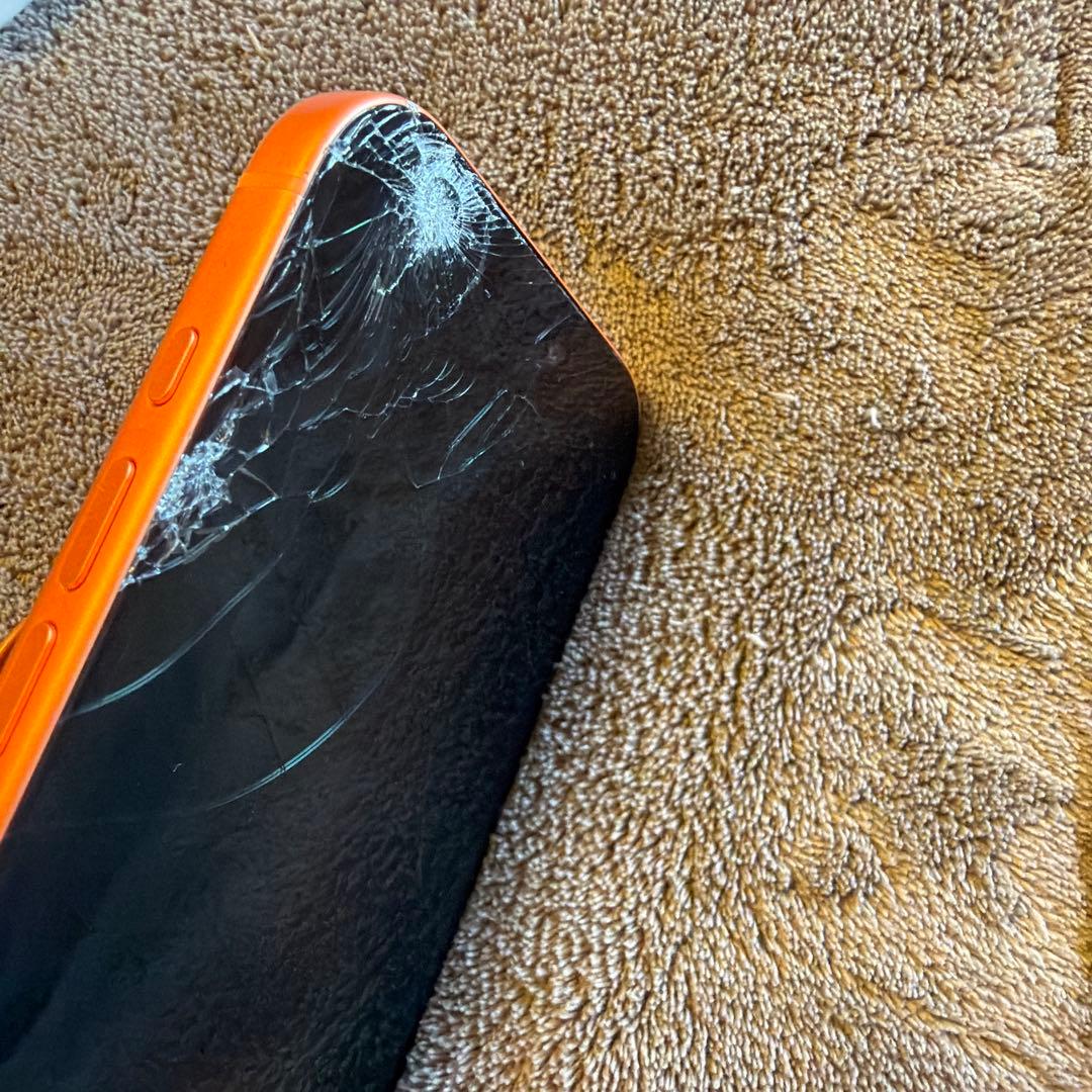 Apple iPhone 17pro 1TB 画面ひびあり