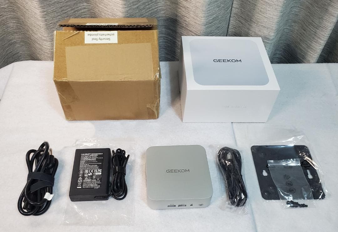 ミニPC GEEKOM A6 AMD Ryzen 7 6800H 32GB 1TB