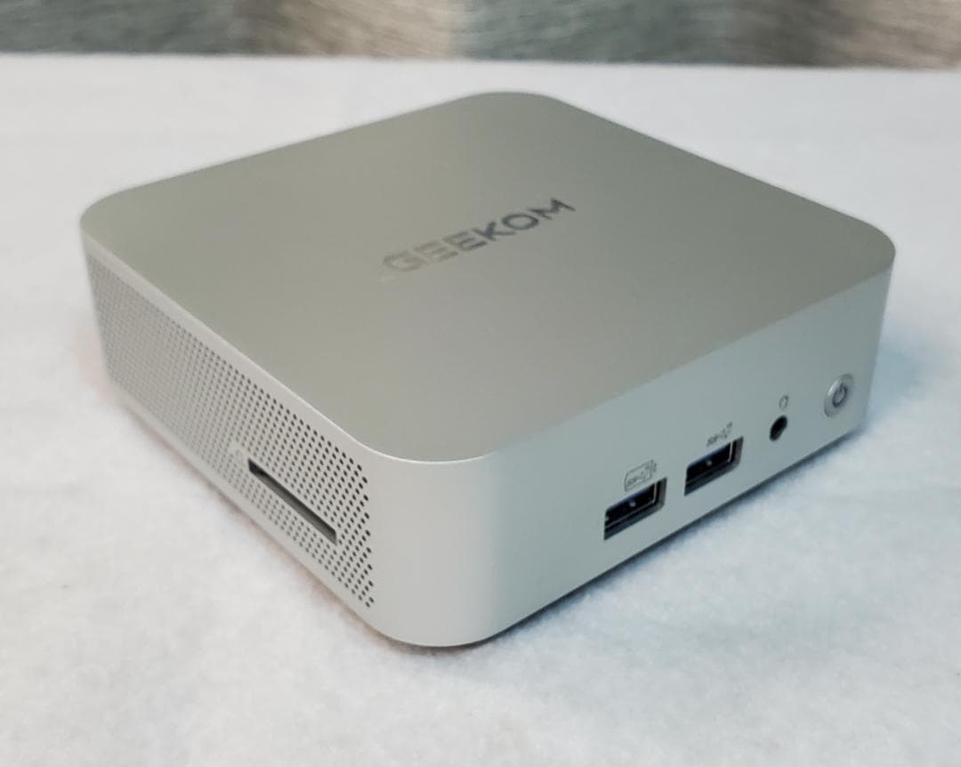 ミニPC GEEKOM A6 AMD Ryzen 7 6800H 32GB 1TB