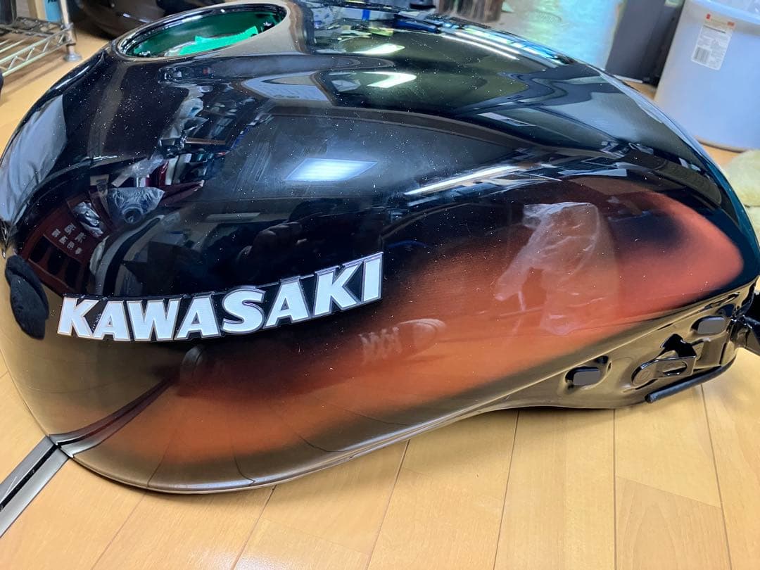 KAWASAKI z900rs タンク　エクボあり　塗装用
