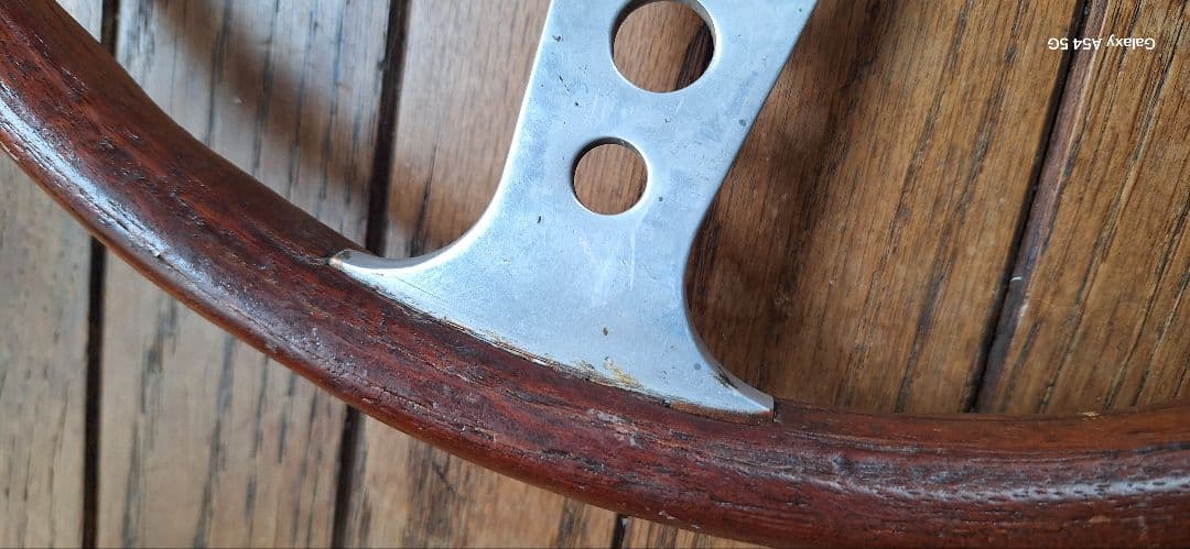 レスレストン　ウッドステアリング