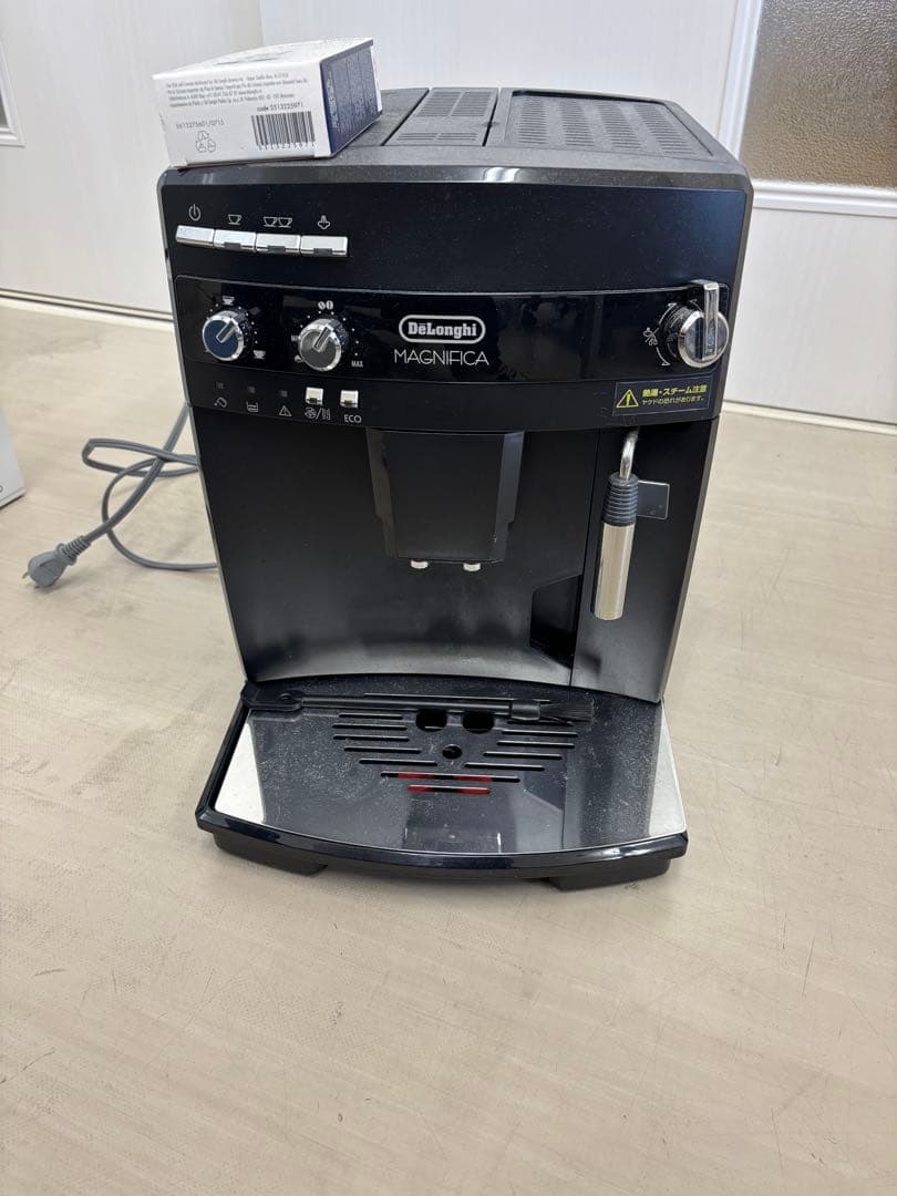 De'Longhi Magnifica コーヒーメーカー　ESAM03110B