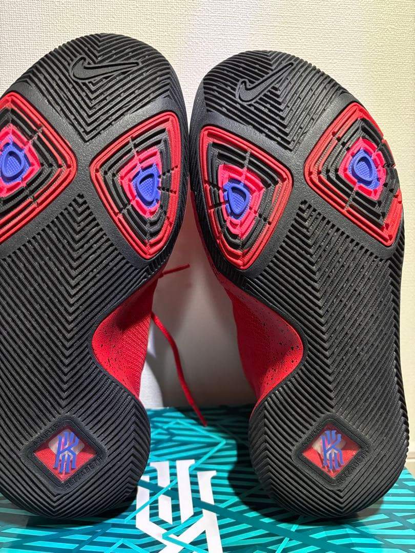 KYRIE3バスケットボールシューズ