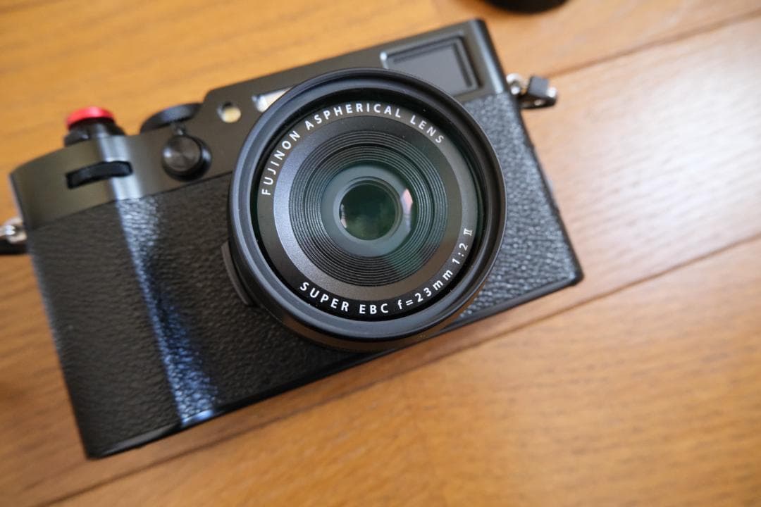 ★FUJIFILM X100Ⅵ ブラック★超美品、おまけ多数
