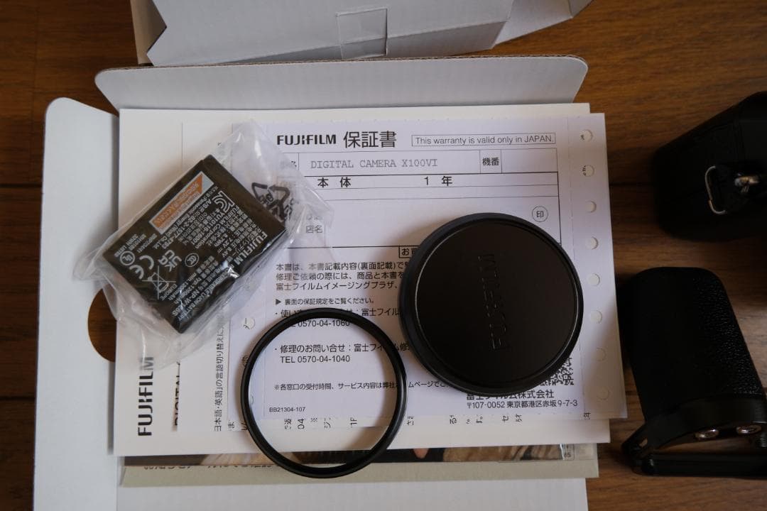 ★FUJIFILM X100Ⅵ ブラック★超美品、おまけ多数