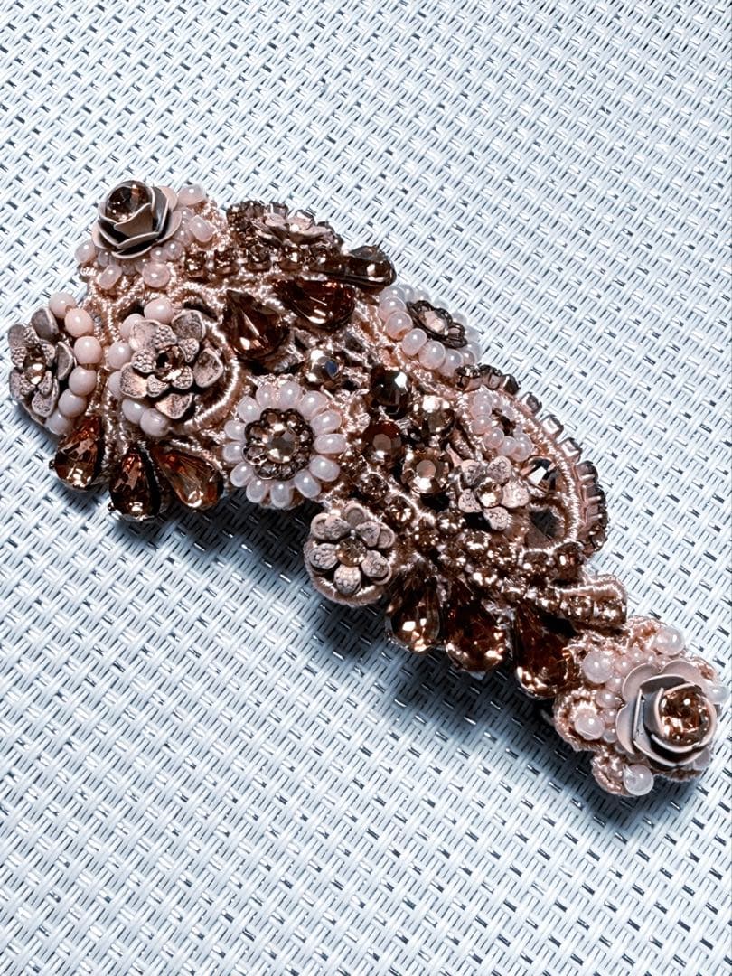 ミハエルネグリンヘアバレッタ