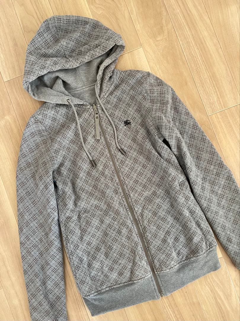 美品✨ Burberry バーバリーブルーレーベル　パーカー　フルジップ　グレー