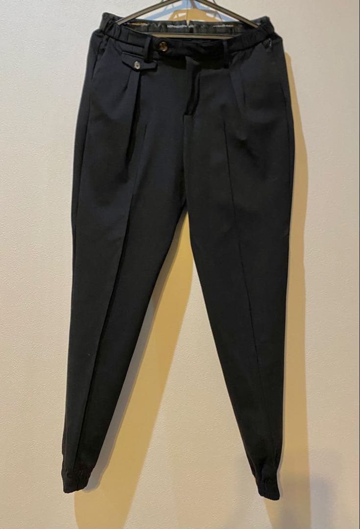 試着程度ジュンハシモト　ジョガーパンツ　ツープリーツ永久クリース46 ブラック