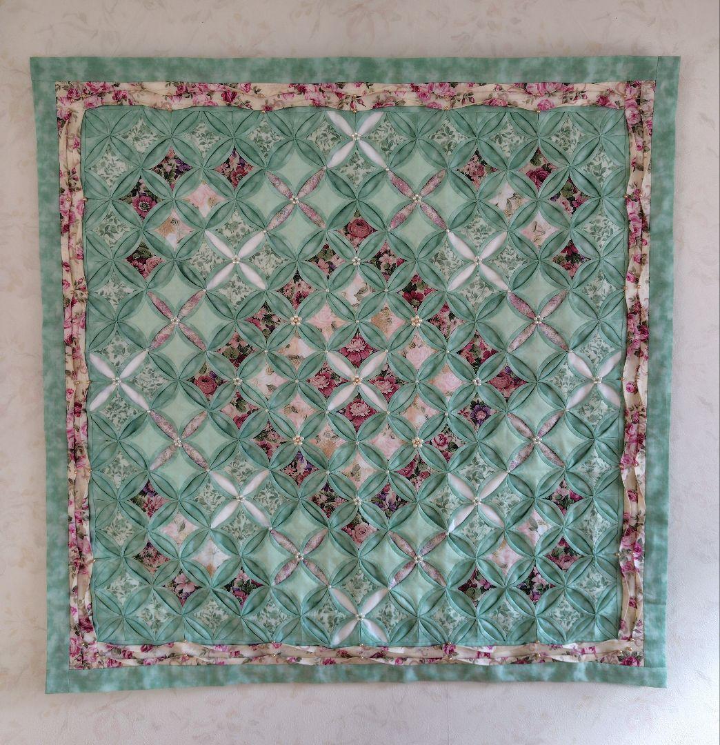 ♡mari♡ パッチワーク(カテドラルウインドウ)タペストリー