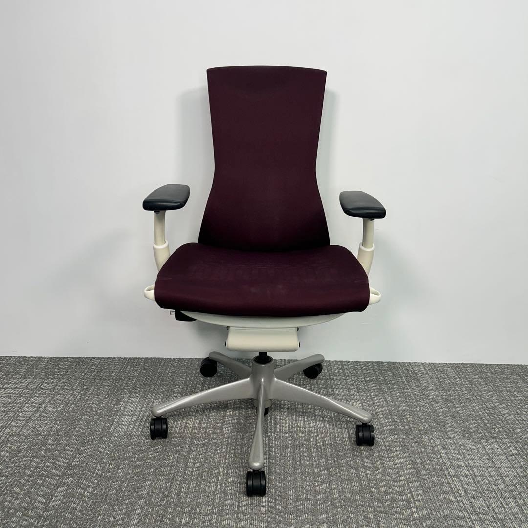 O. エンボディチェア ハーマンミラー ホワイト Embody. えんじ色