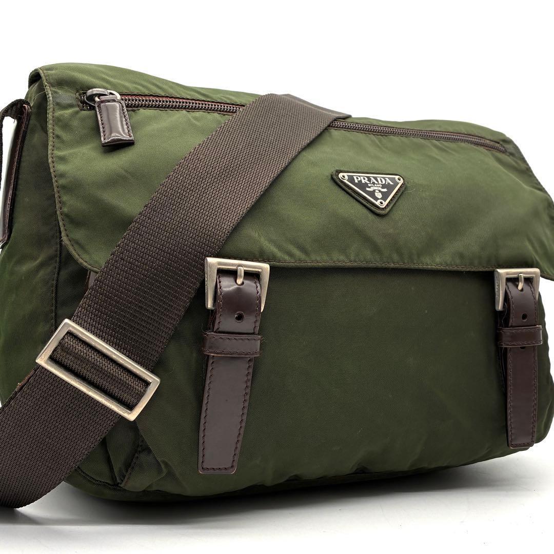正規品 プラダ ショルダーバッグ 三角ロゴ 白タグ付 フラップ メンズ カーキ