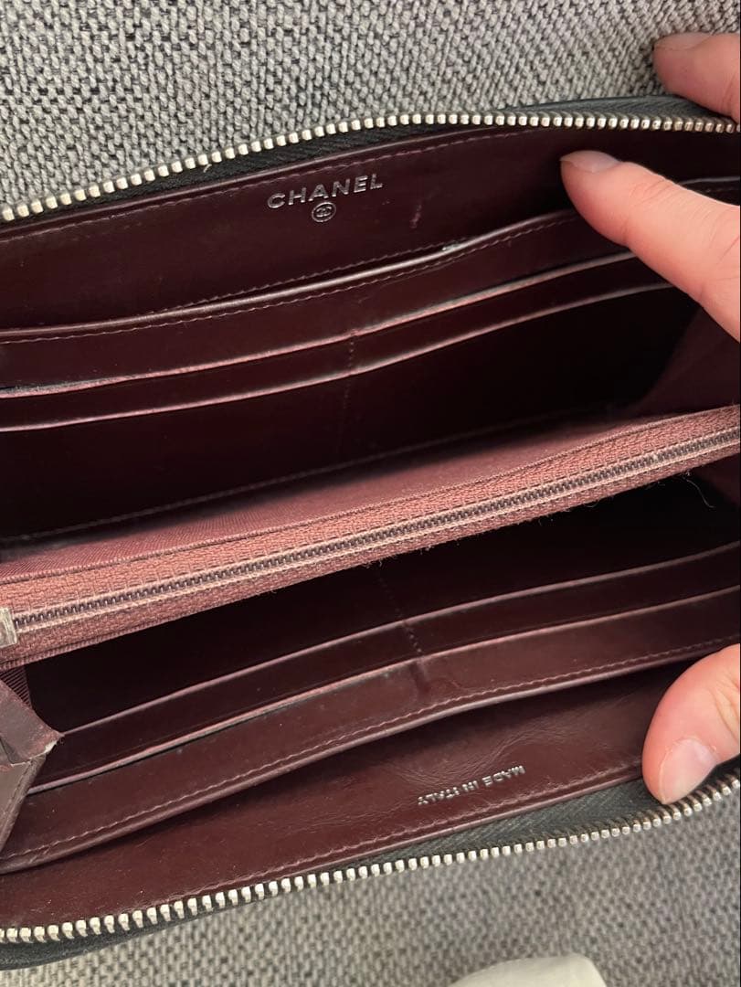 CHANEL キャビアスキン　長財布　レザー　ブラック　シルバー　マトラッセ