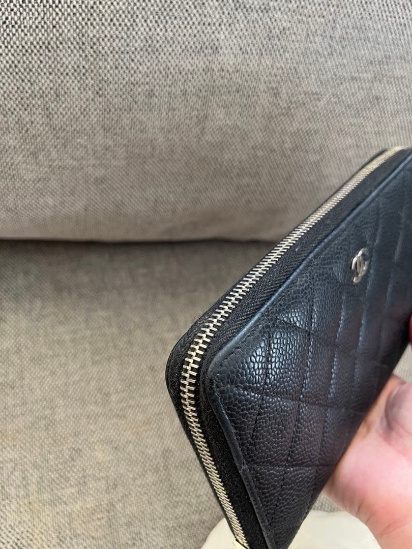 CHANEL キャビアスキン　長財布　レザー　ブラック　シルバー　マトラッセ