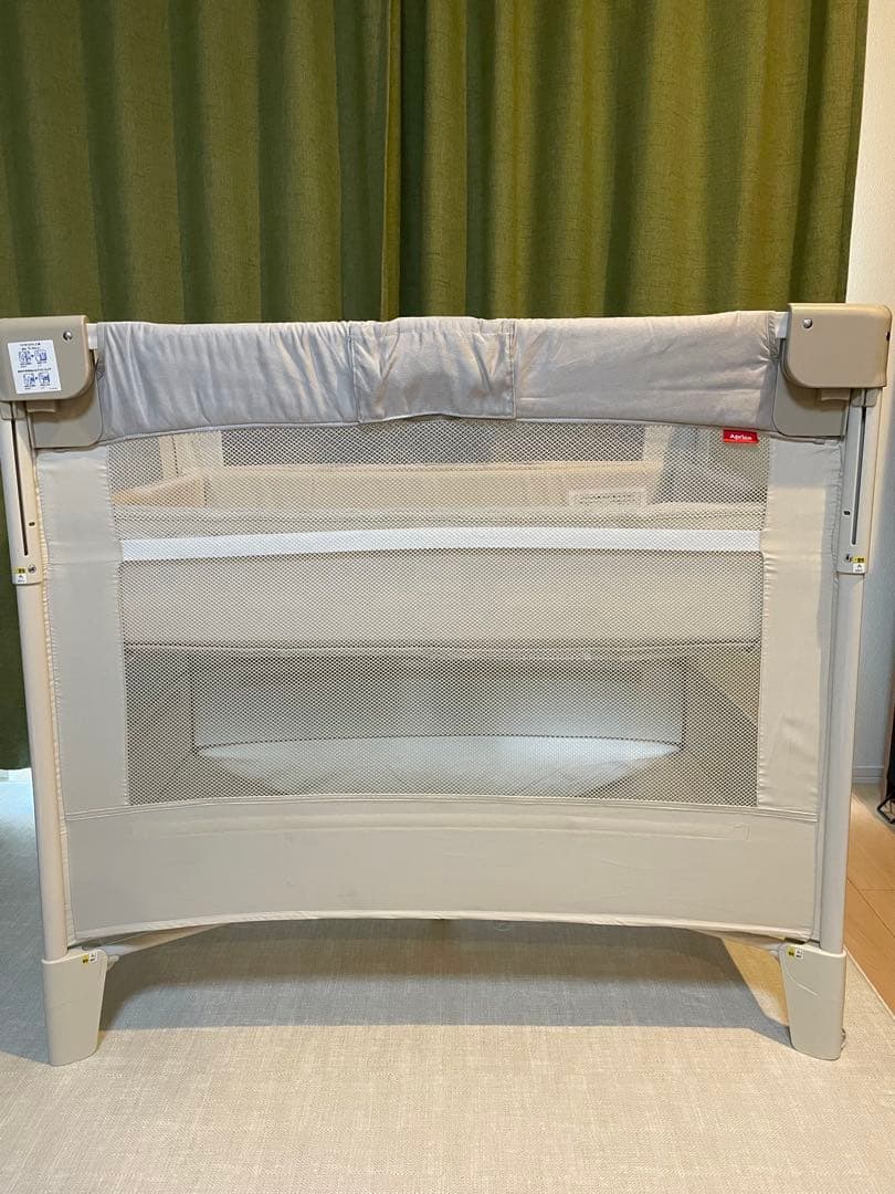 【美品】アップリカ　ココネルエアープラス ホワイトベージュ