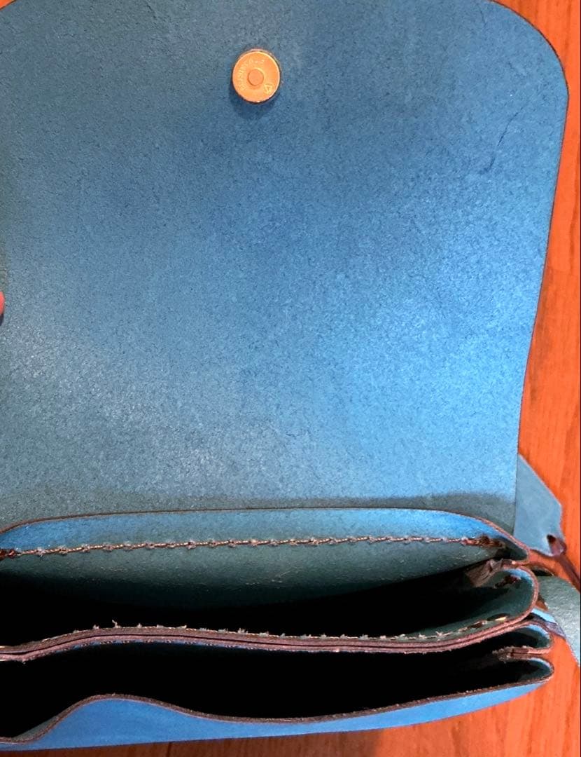 【完売品】HERZ ヘルツ　2部屋サコッシュ　セルリアンブルー