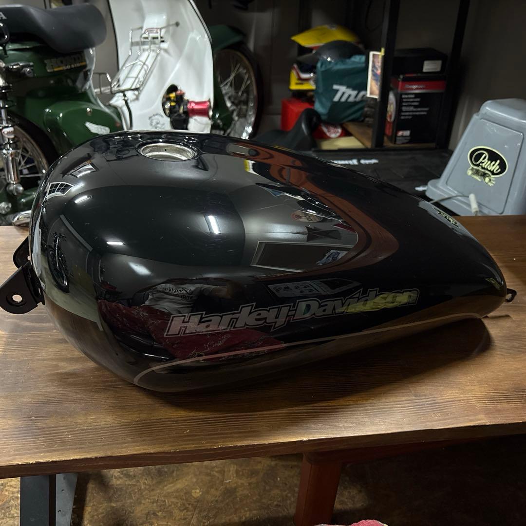 ハーレー xl883 xl1200 純正　タンク　スポーツスター