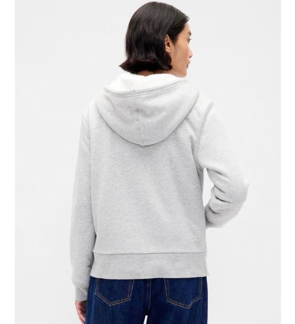 【入手困難】ꕥ新品ꕥ完売品GAPリラックスフィットロゴ裏ボアジップアップパーカー