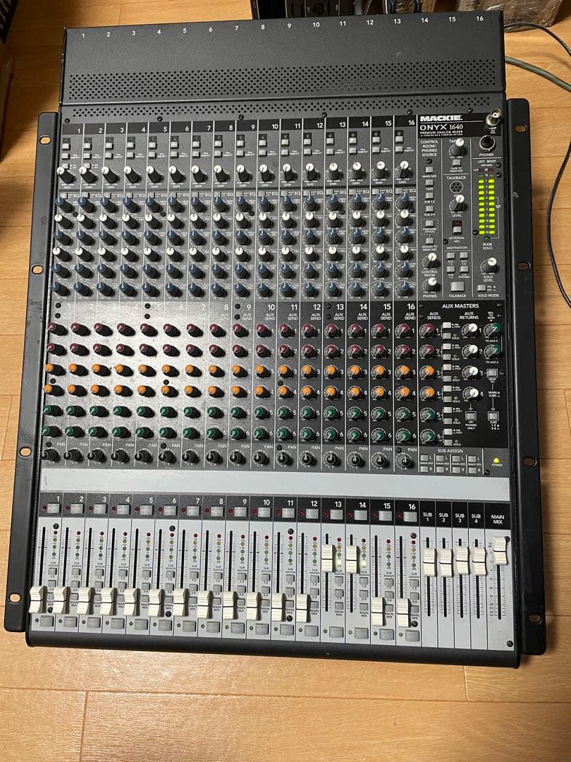 MACKIE ミキサー