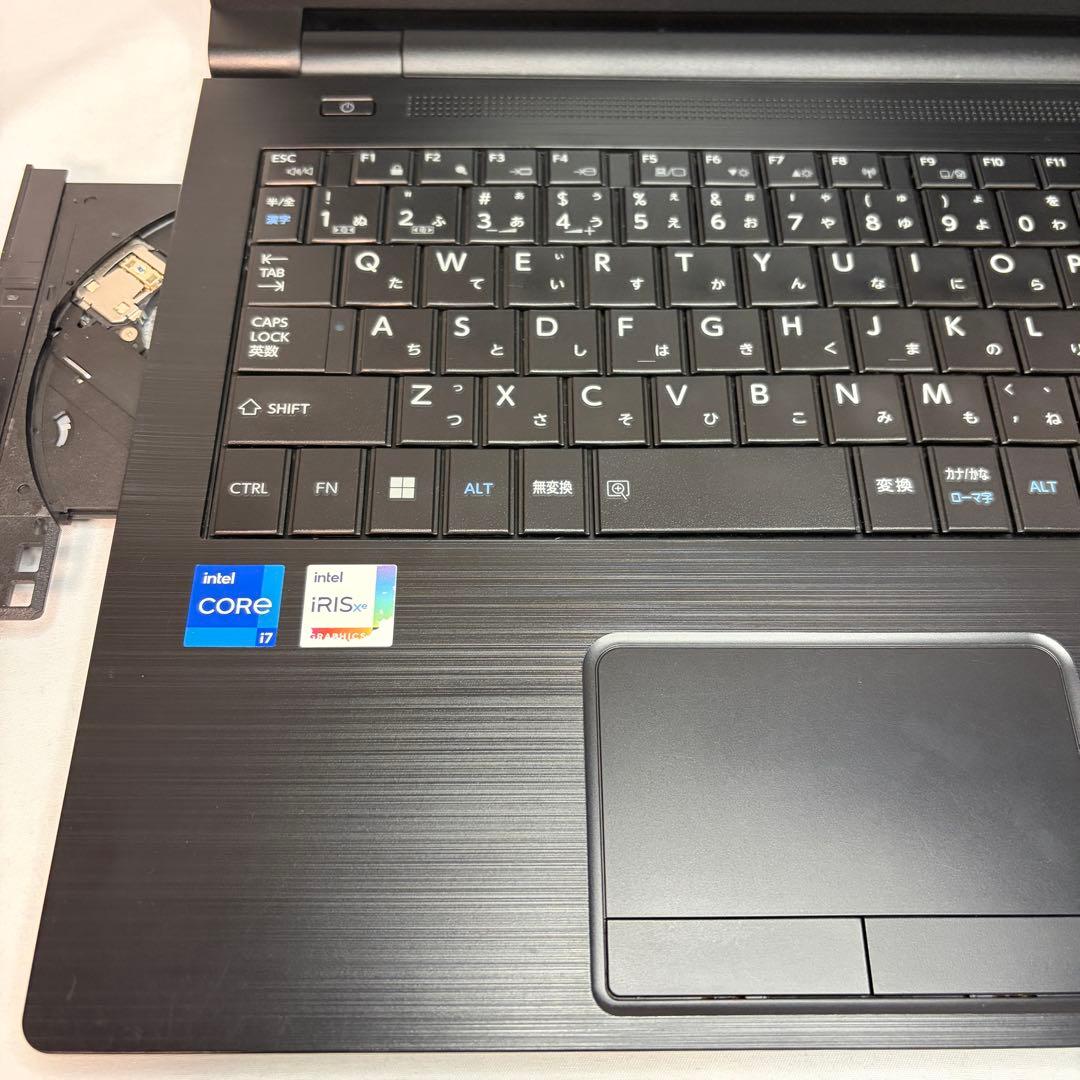 準美品 dynabook B65 11世代 i7 16GB 15.6型 フルHD